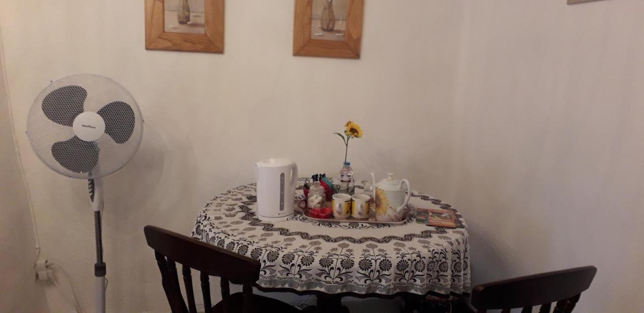 La Maison Des Fleurs Montembœuf Exteriör bild