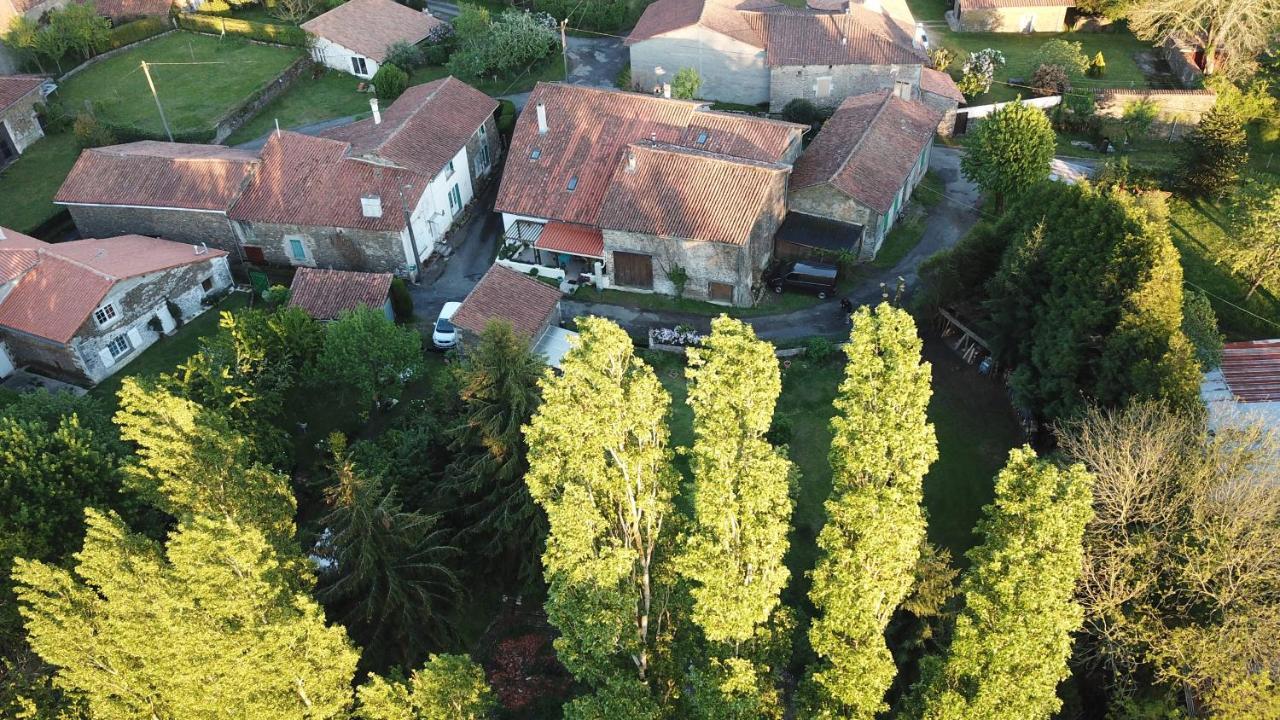 La Maison Des Fleurs Montembœuf Exteriör bild
