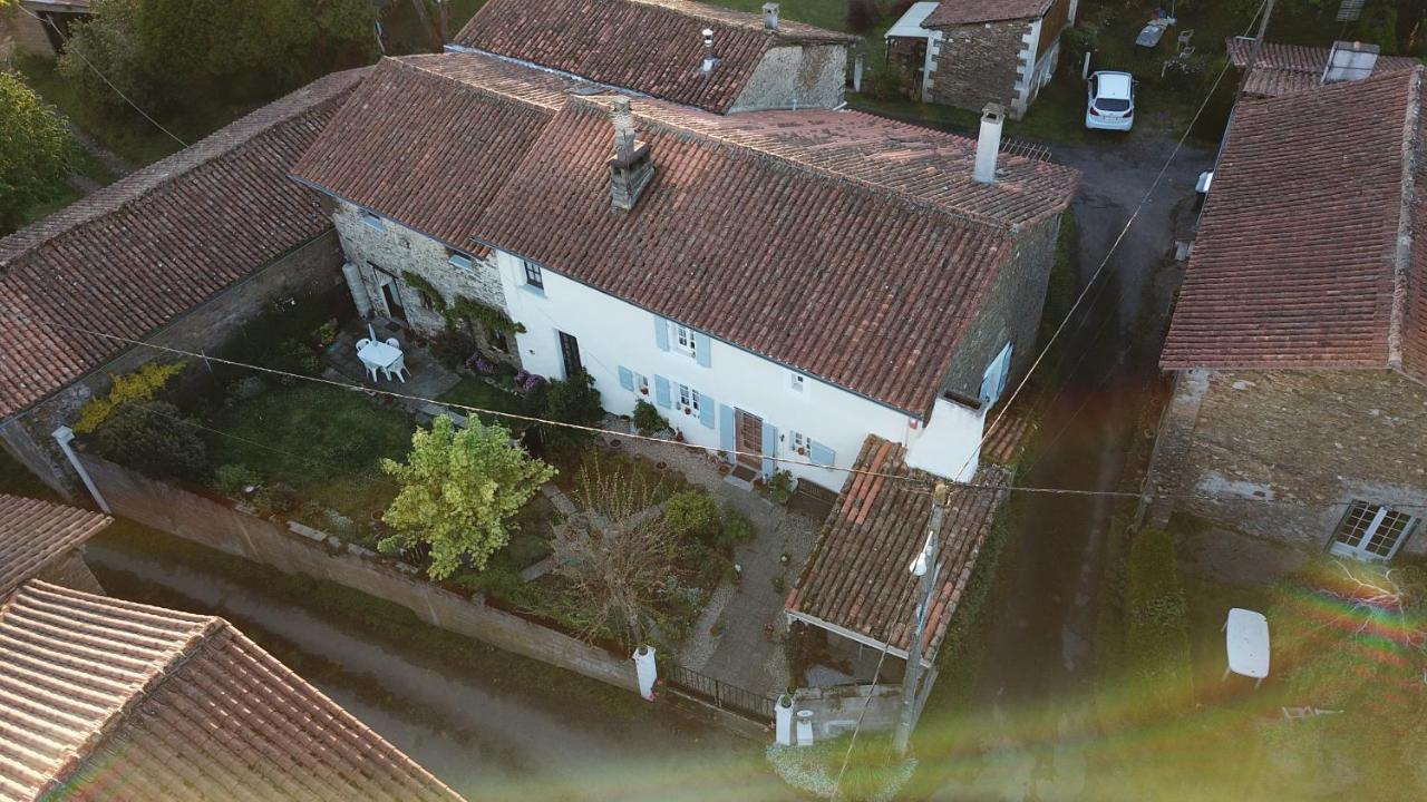 La Maison Des Fleurs Montembœuf Exteriör bild