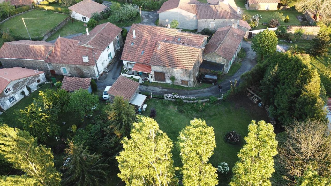 La Maison Des Fleurs Montembœuf Exteriör bild