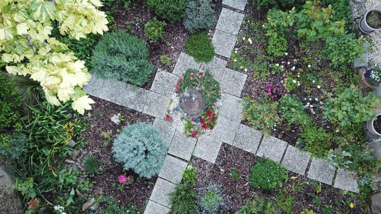 La Maison Des Fleurs Montembœuf Exteriör bild