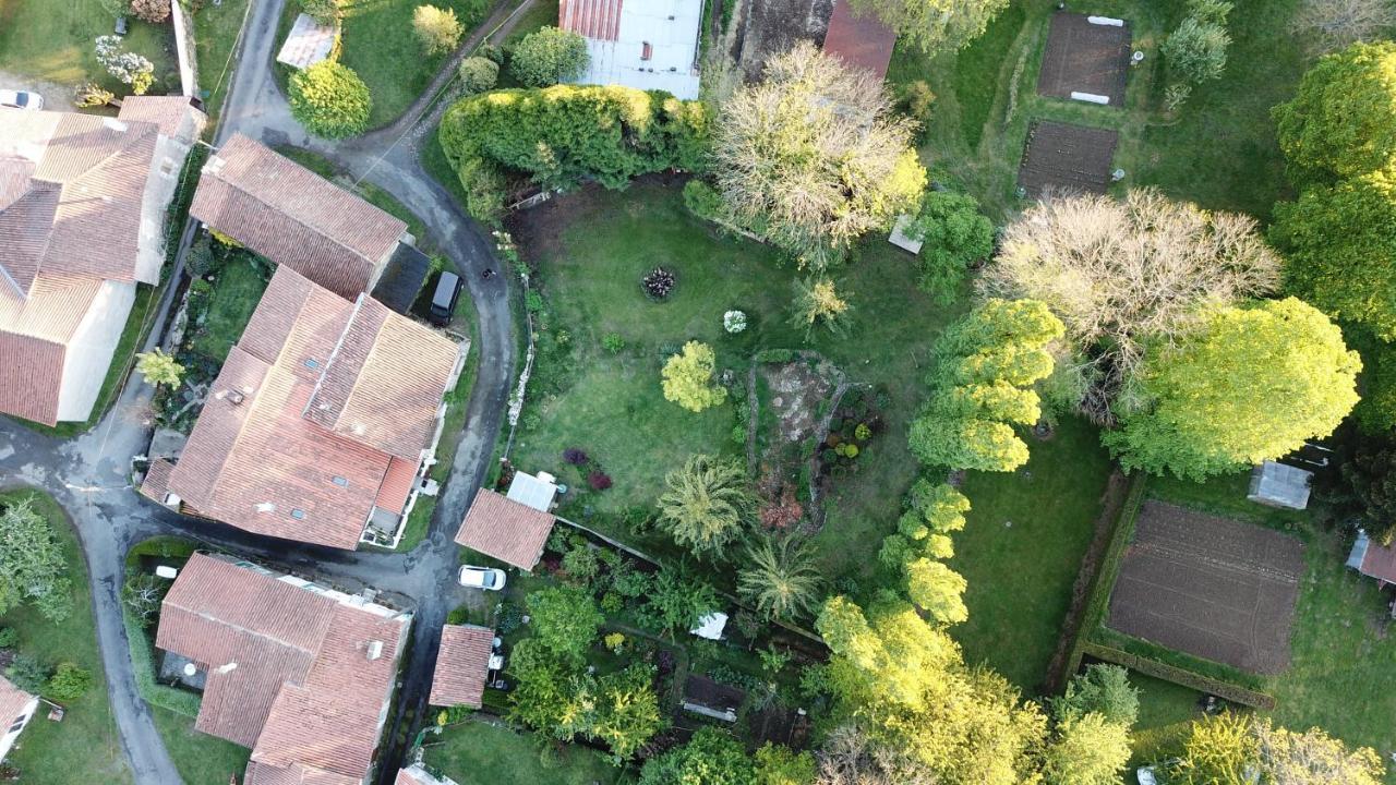 La Maison Des Fleurs Montembœuf Exteriör bild