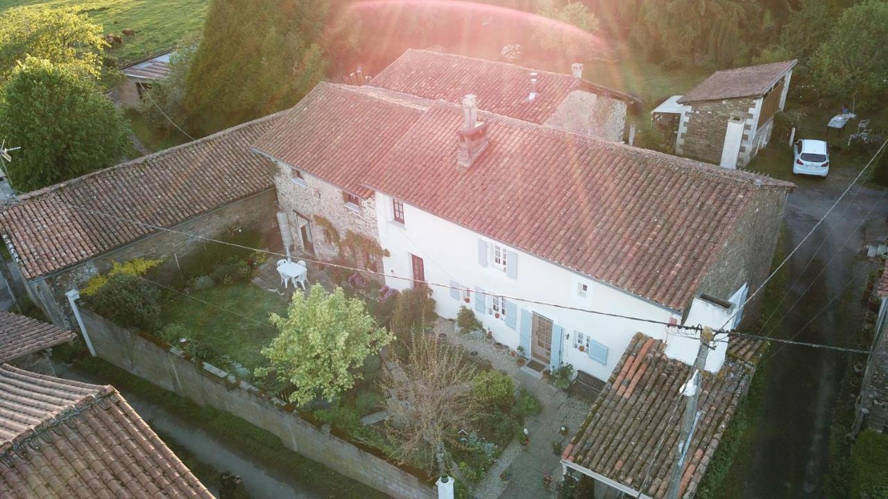 La Maison Des Fleurs Montembœuf Exteriör bild