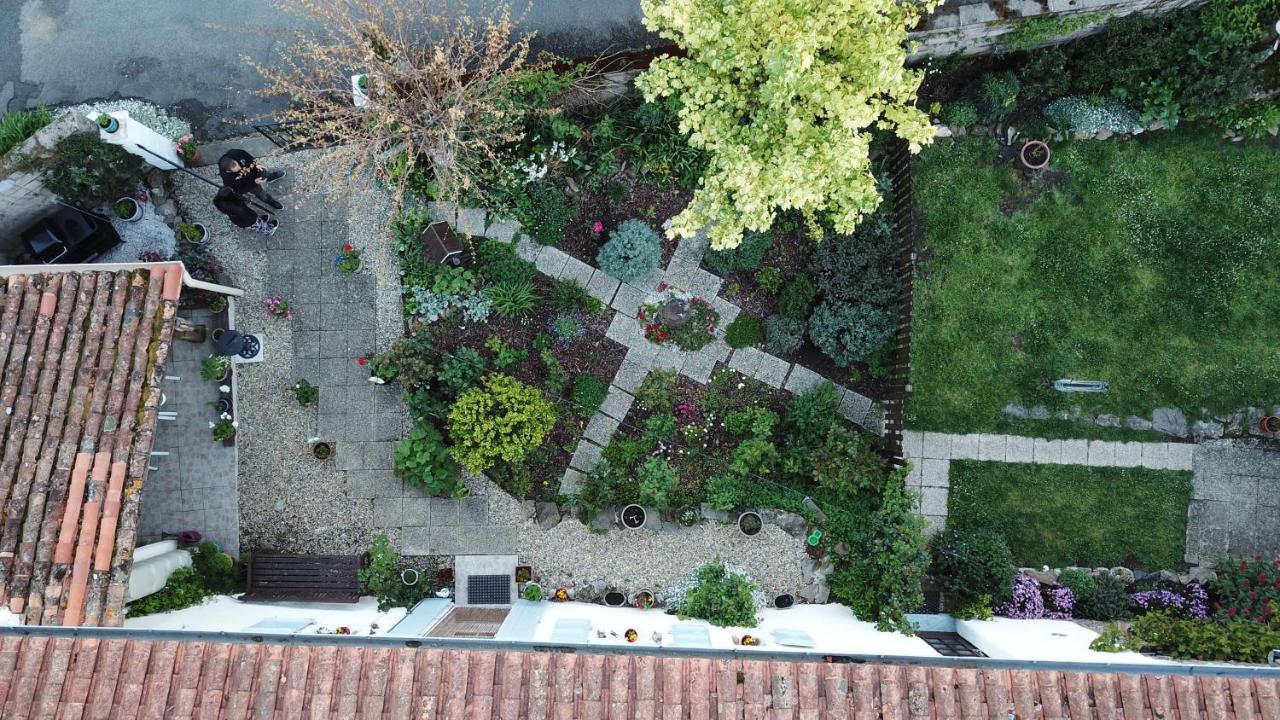 La Maison Des Fleurs Montembœuf Exteriör bild