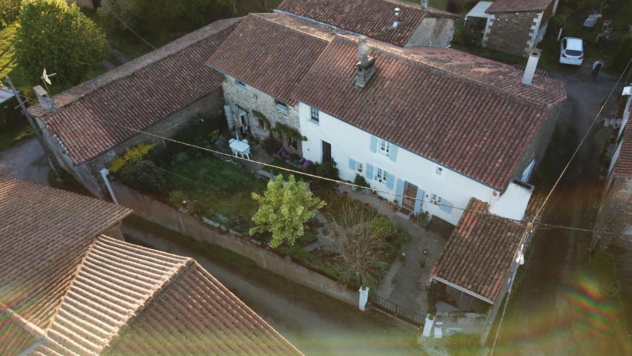 La Maison Des Fleurs Montembœuf Exteriör bild